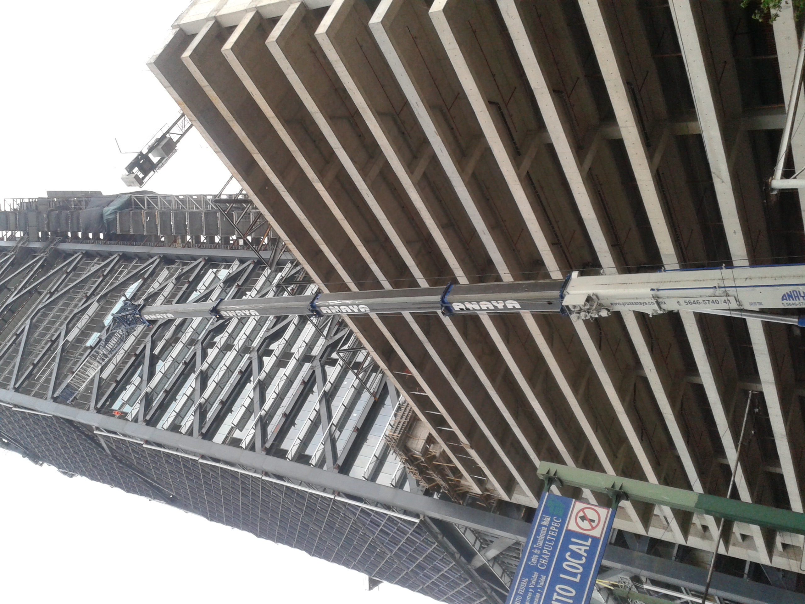 Estacionamiento y comedor